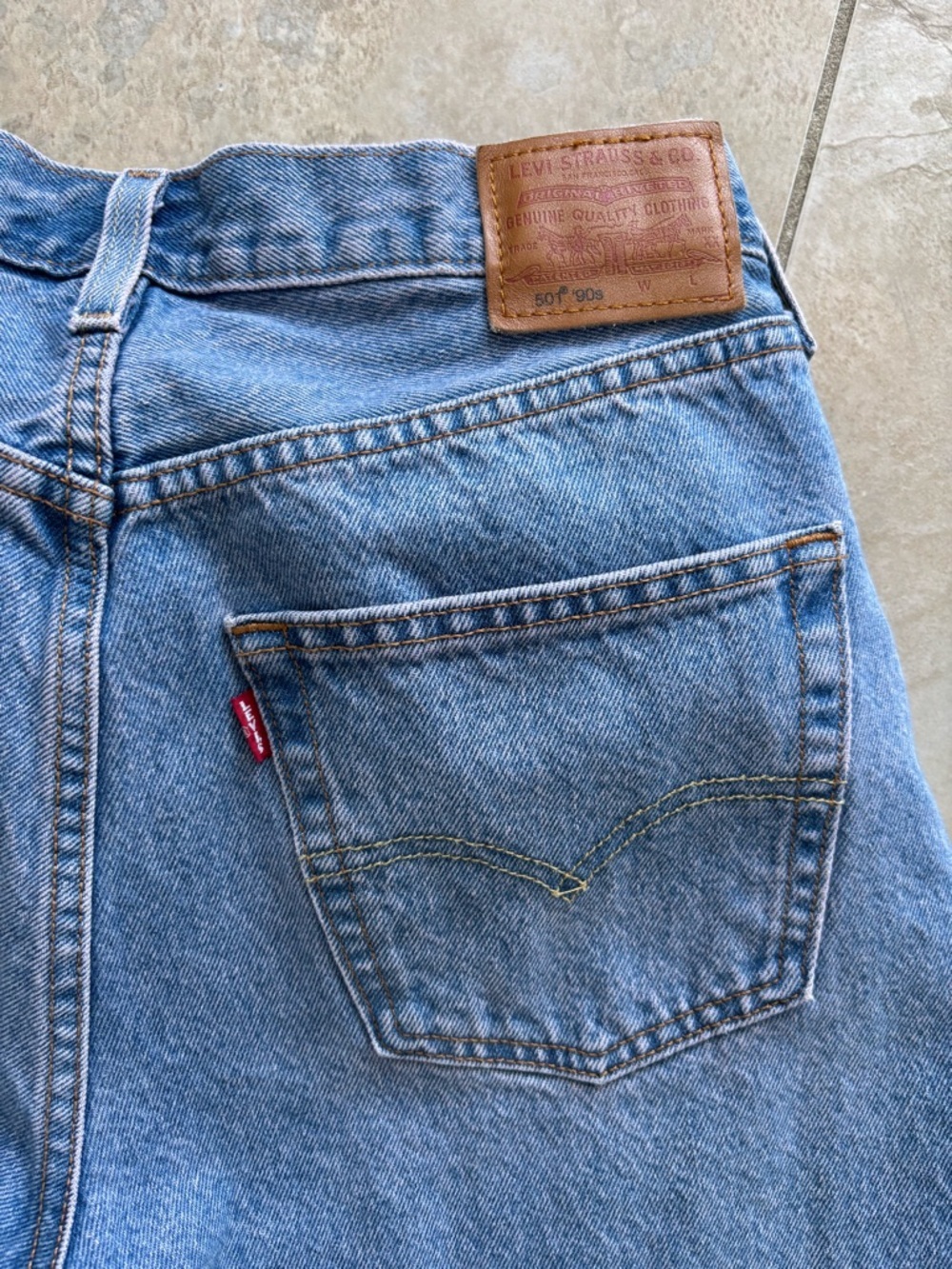 Levi’s 501 ’90s Women’s Jeans W28 L32 Light Wash Straight Leg High Rise Casual - Picture 7 of 14